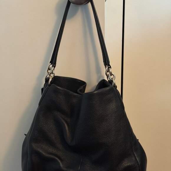 Coach Handbags - Coach Bucket Shoulder Bag